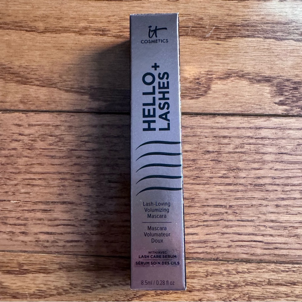 It Cosmetics HELLO LASHES+ VOLUMIZING MASCARA WITH LASH SERUM Smudge-Proof Black